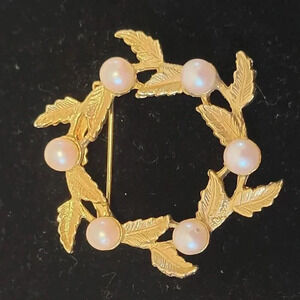 Vintage Estate Brooch Pin Signed DFA Dubarry Fifth Avenue Faux Pearl Gold Tone